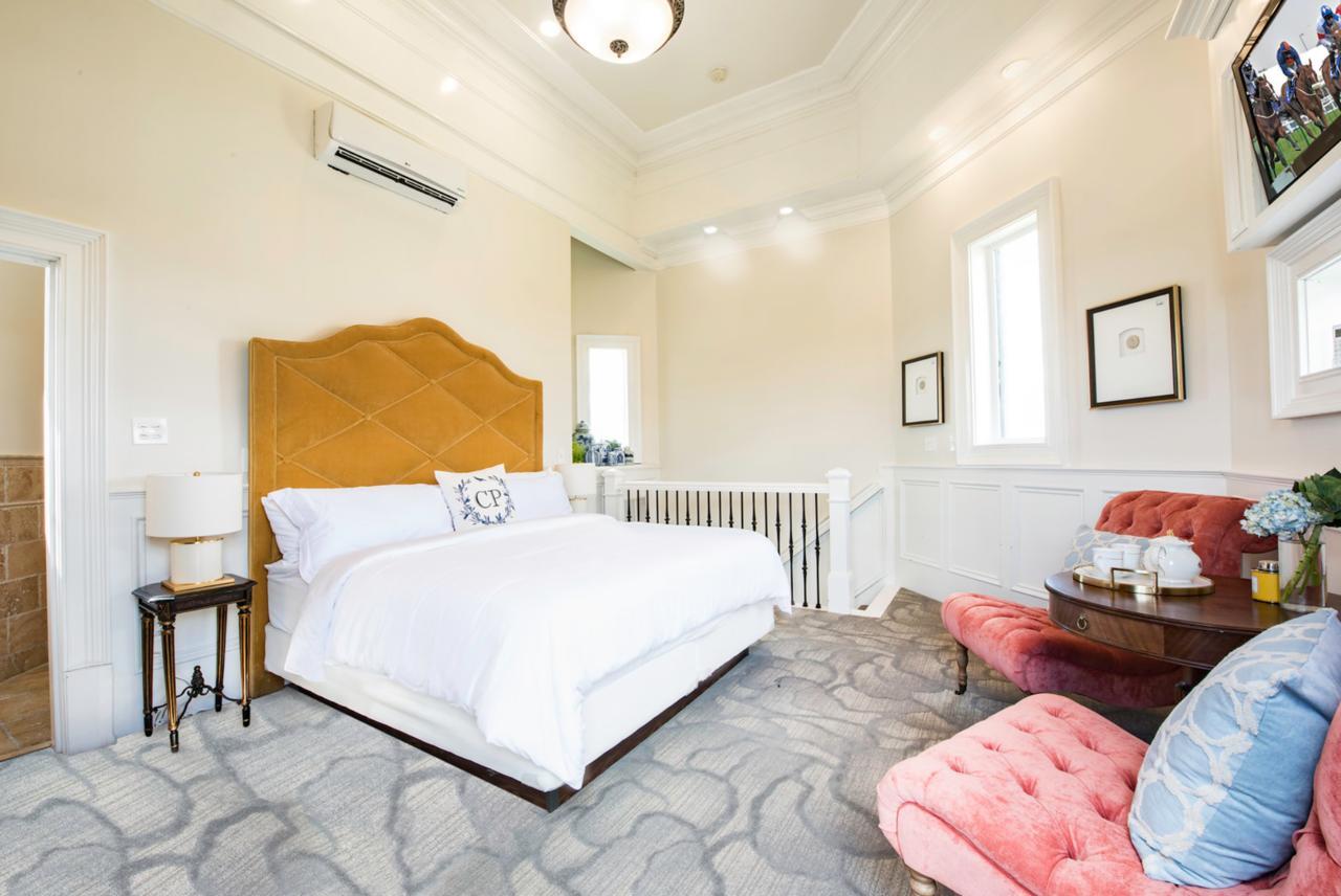 Kentucky Castle Hotel Versailles Esterno foto