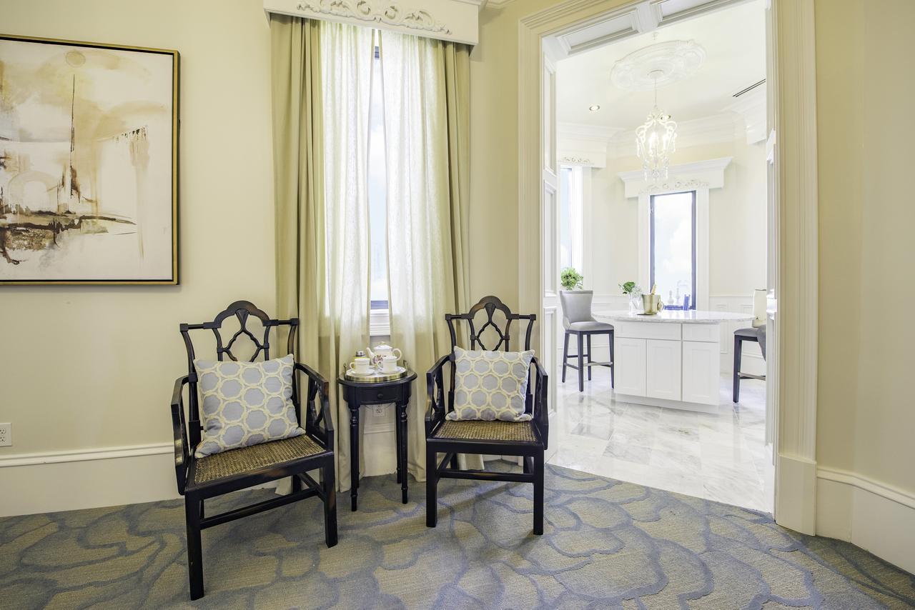 Kentucky Castle Hotel Versailles Esterno foto
