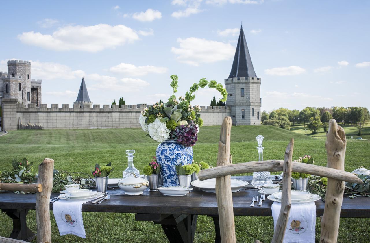 Kentucky Castle Hotel Versailles Esterno foto