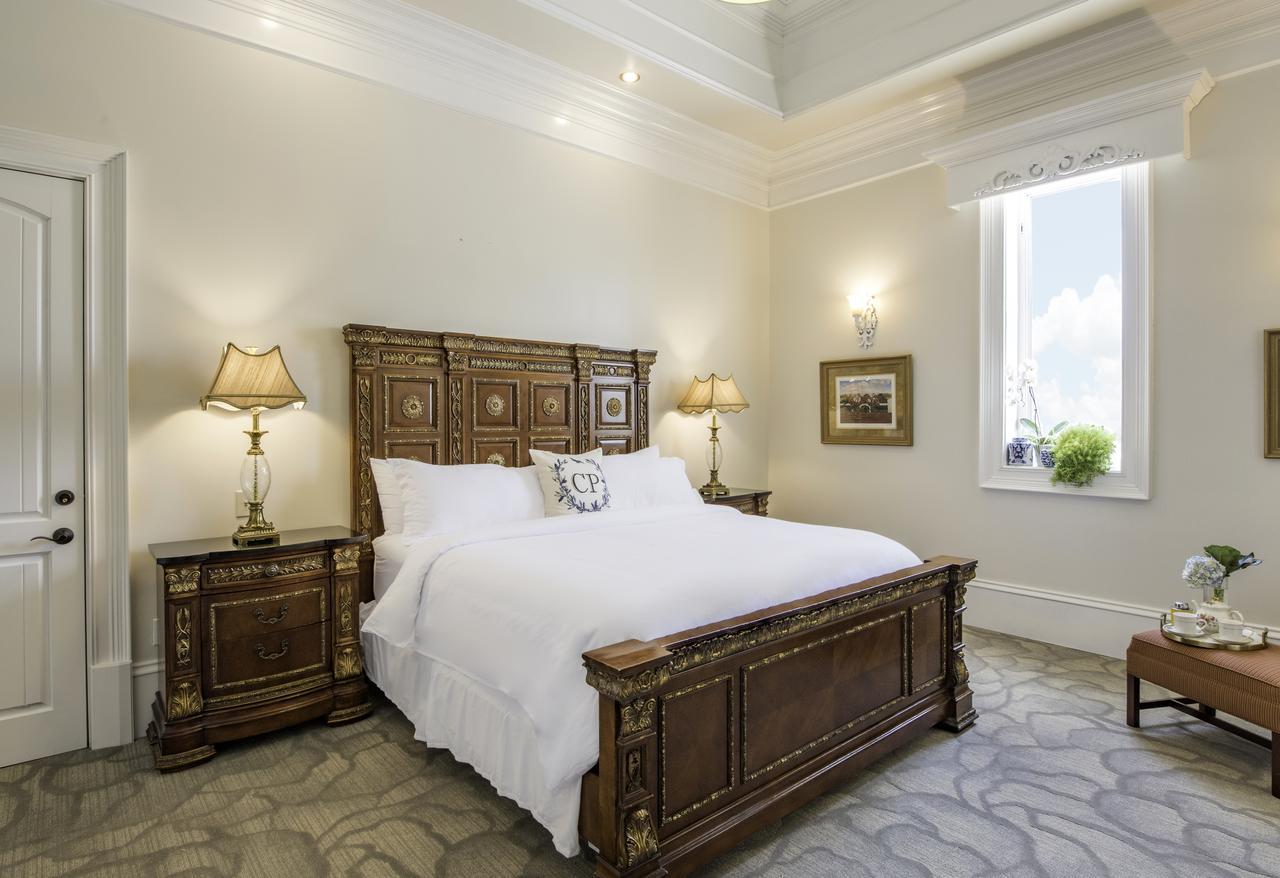 Kentucky Castle Hotel Versailles Esterno foto