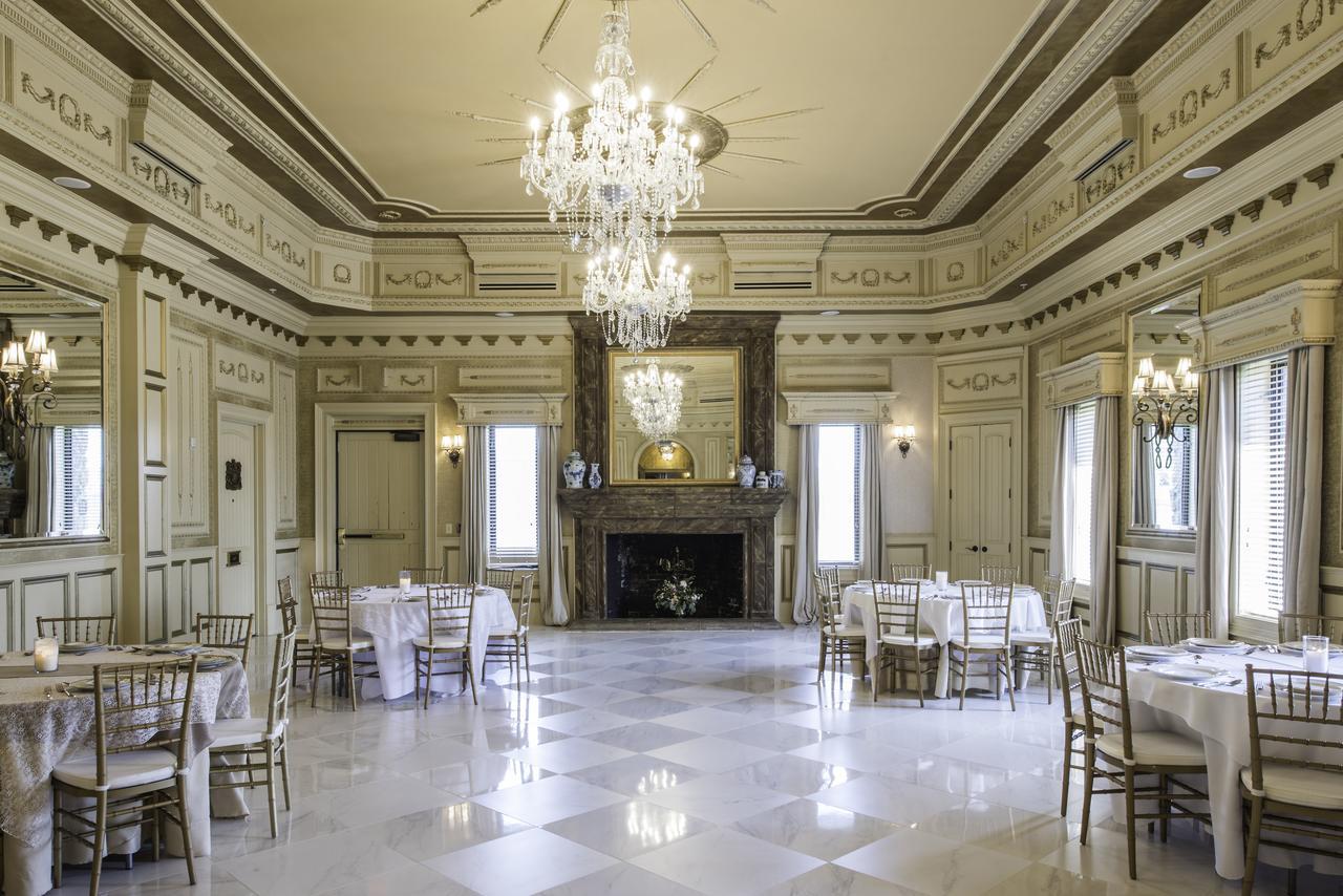 Kentucky Castle Hotel Versailles Esterno foto