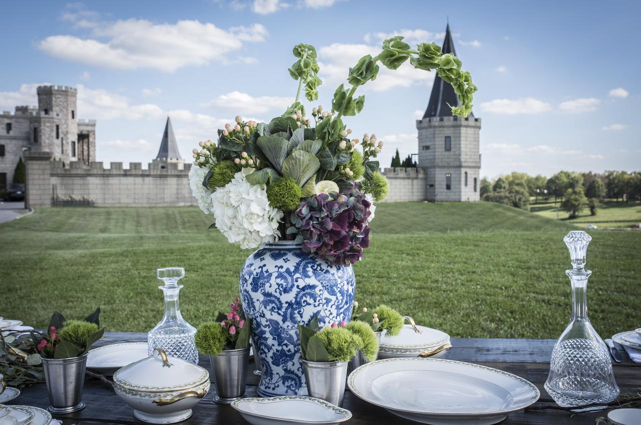 Kentucky Castle Hotel Versailles Esterno foto