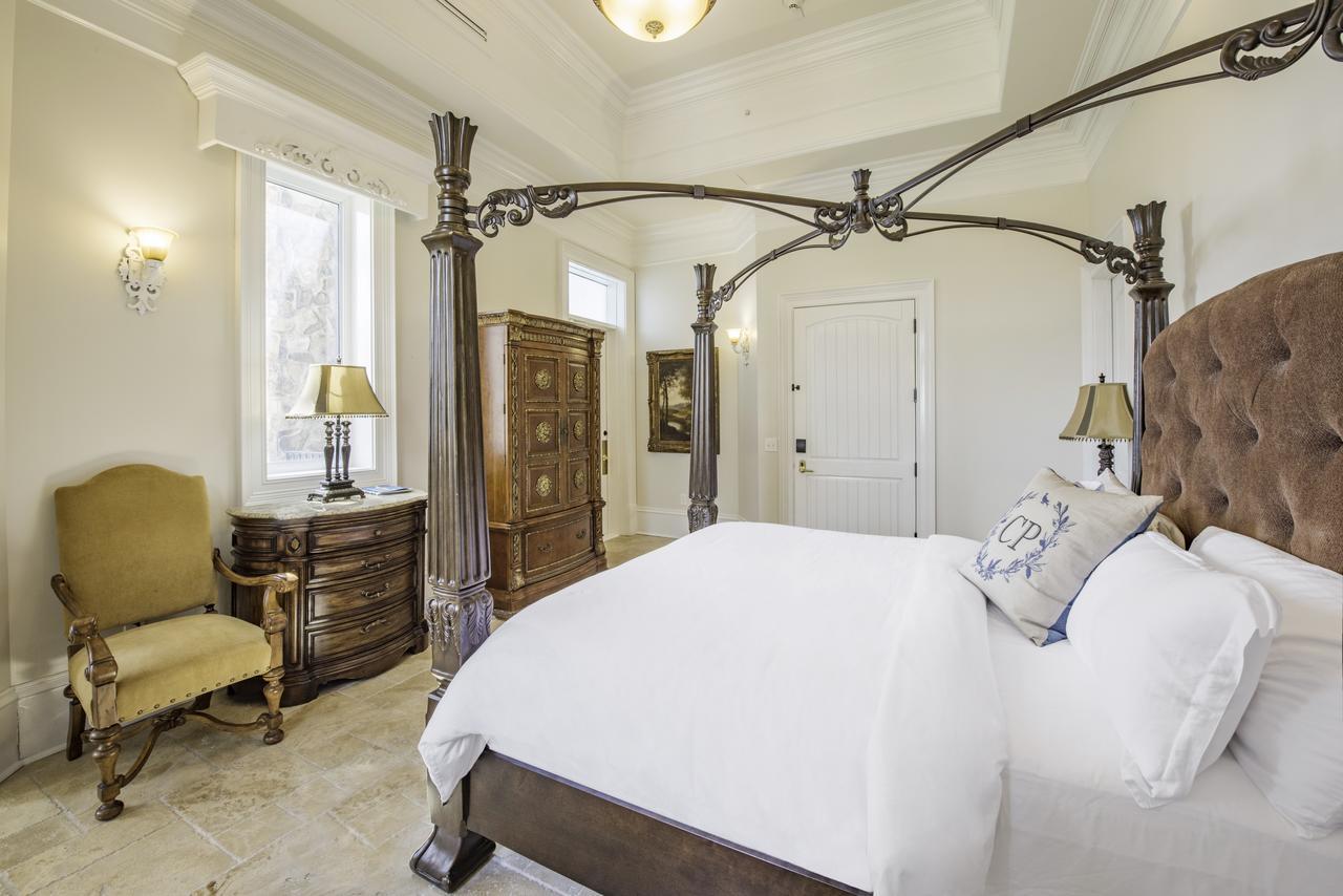 Kentucky Castle Hotel Versailles Esterno foto