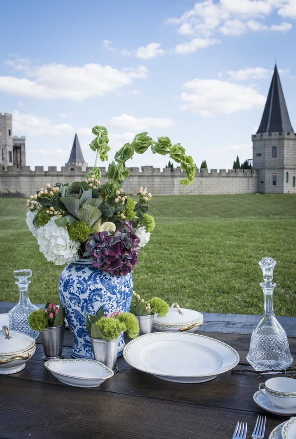 Kentucky Castle Hotel Versailles Esterno foto
