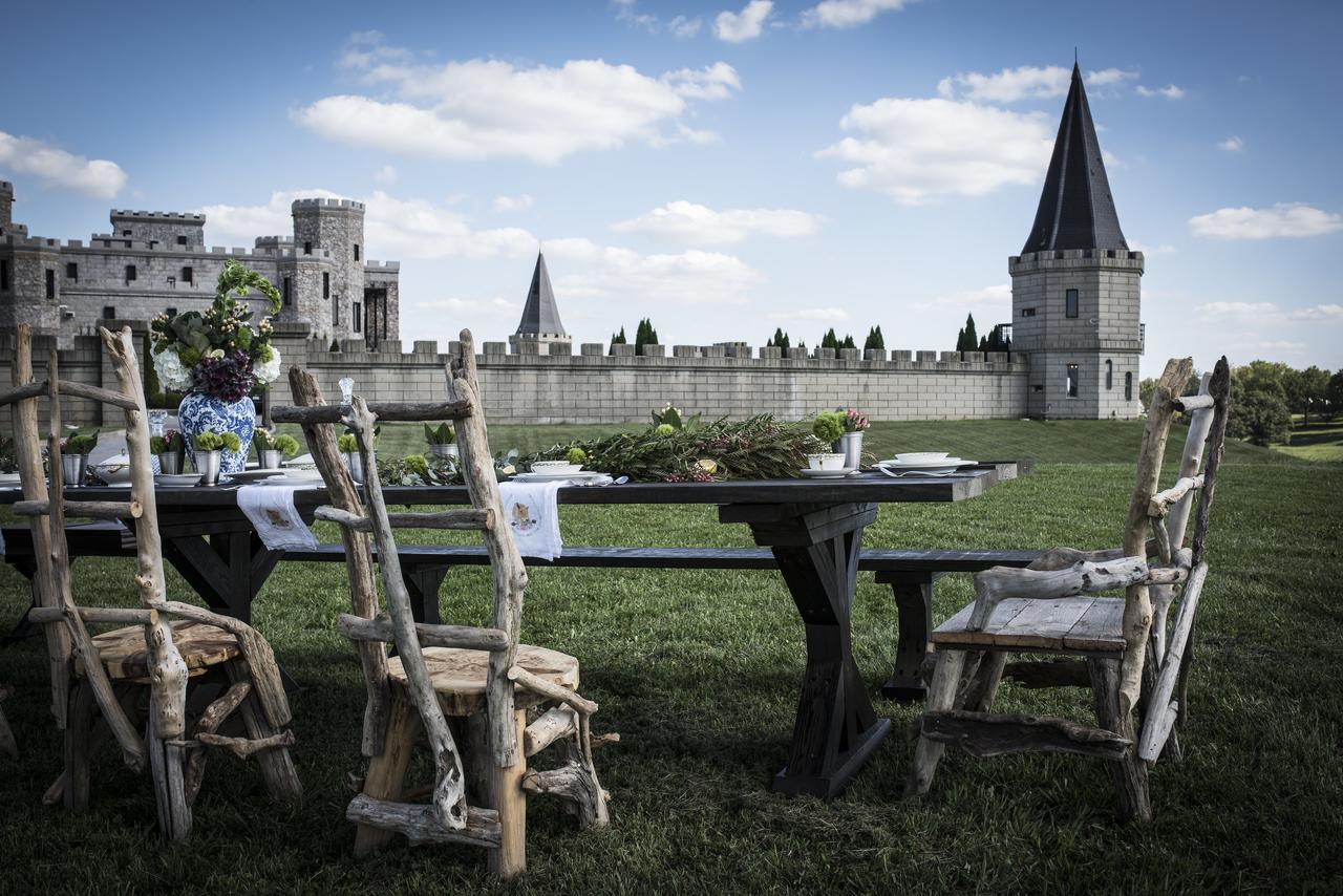 Kentucky Castle Hotel Versailles Esterno foto