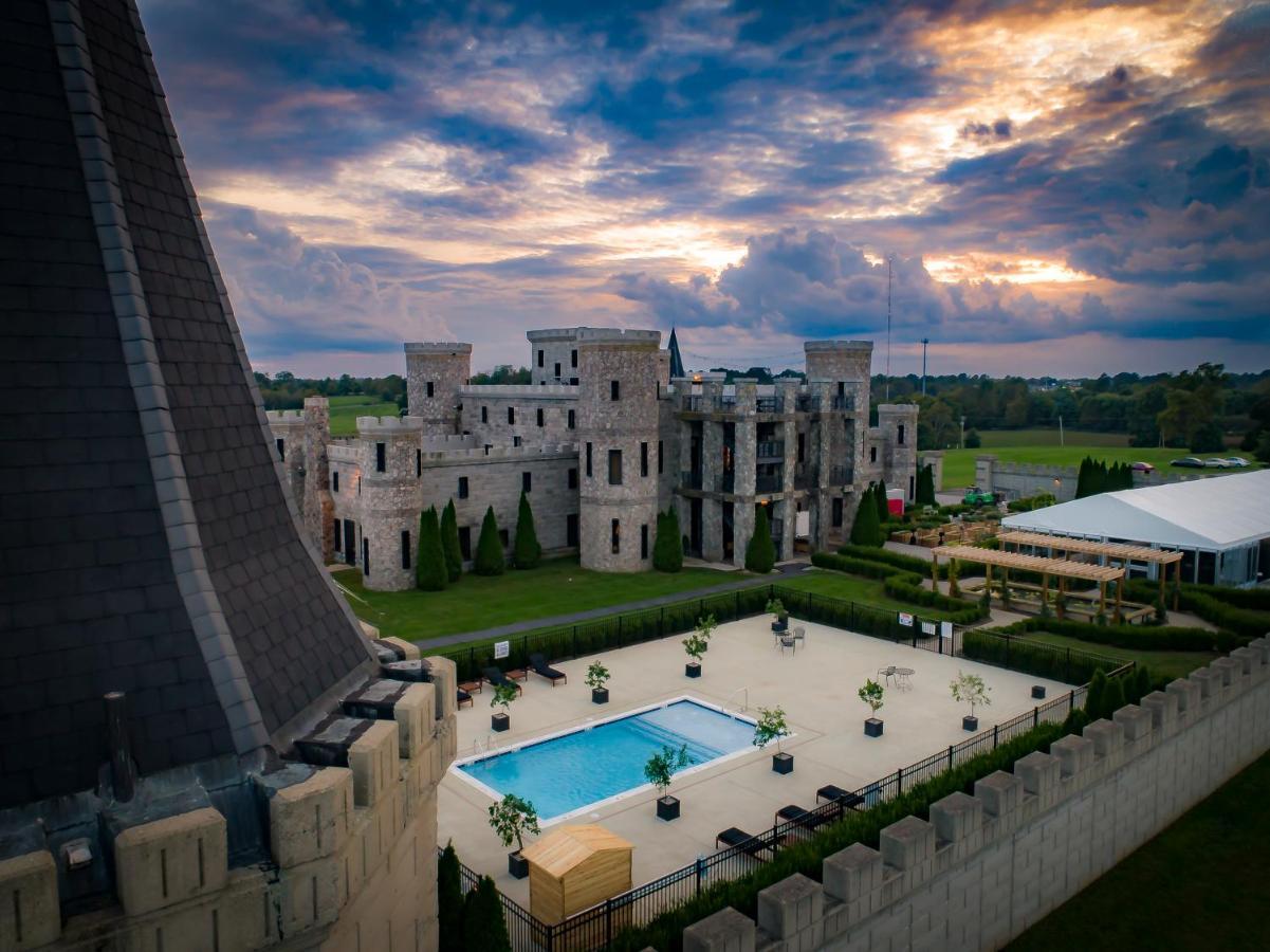 Kentucky Castle Hotel Versailles Esterno foto